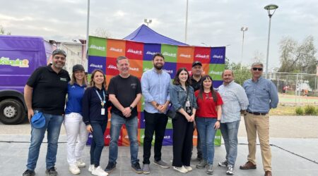 Participantes de la feria "San Joaquín al servicio de la comunidad"