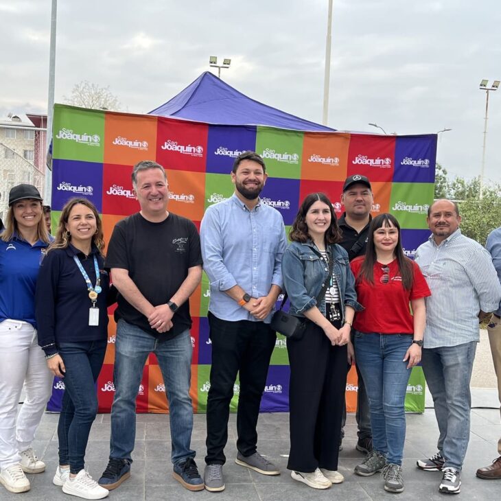 Participantes de la feria "San Joaquín al servicio de la comunidad"