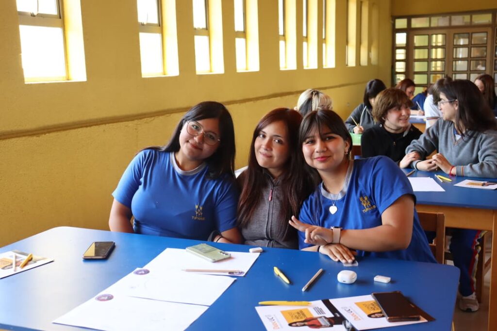 Alumnas participando en el taller