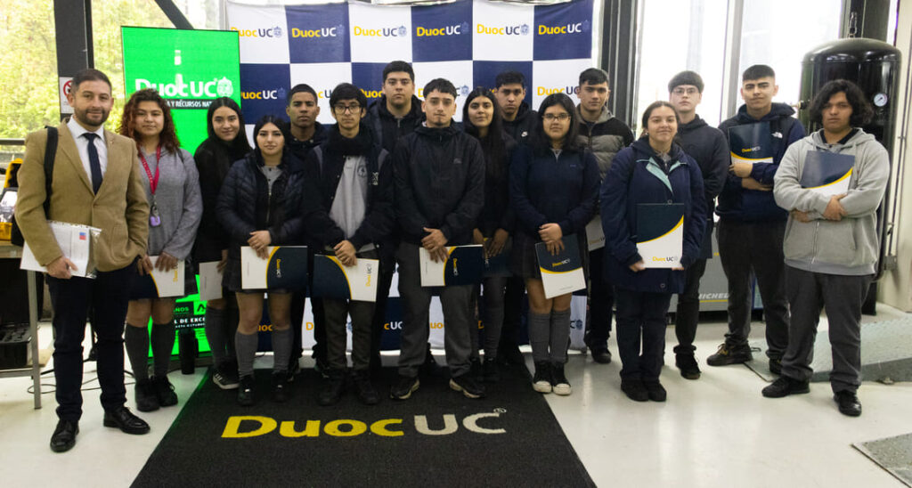 Asistentes al lanzamiento de Ingeniería en Mantenimiento Industrial en Duoc UC