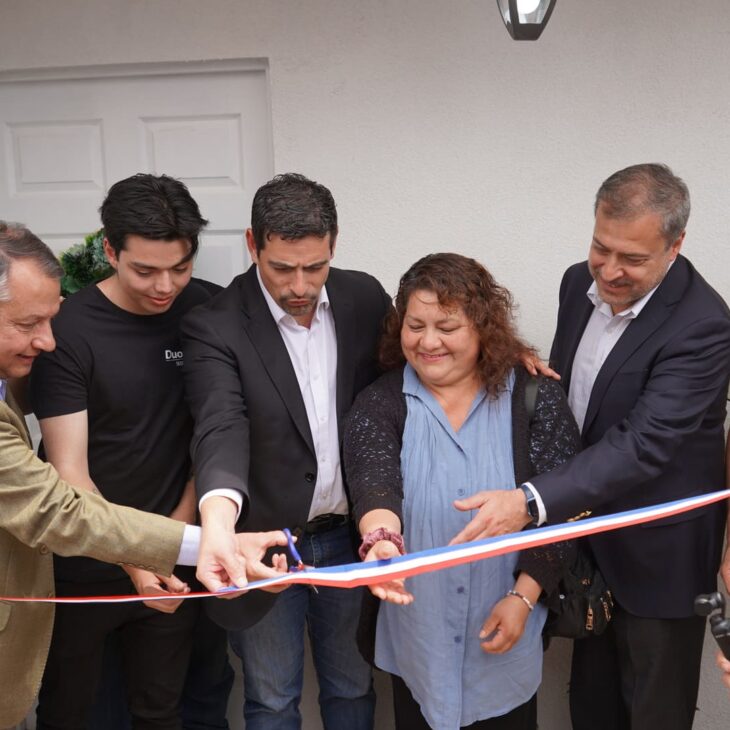 Corte de cinta proyecto Vivienda Esperanza Duoc UC