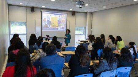 Docentes capacitándose en Neurodiversidad